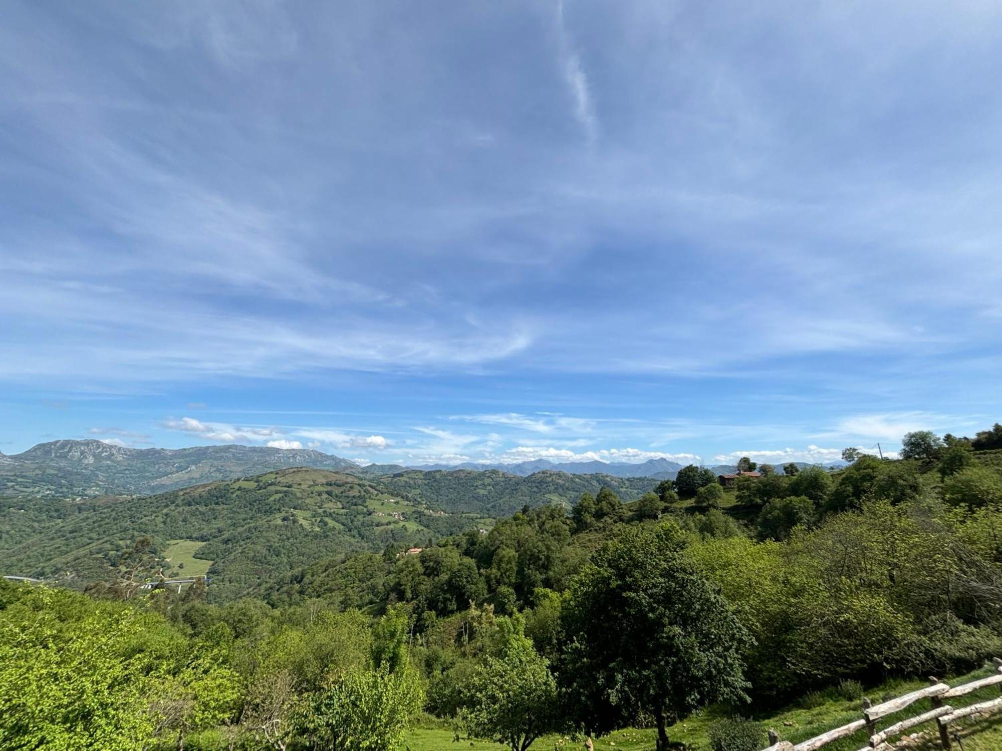 Vila Almastur Rural Siero Exteriér fotografie