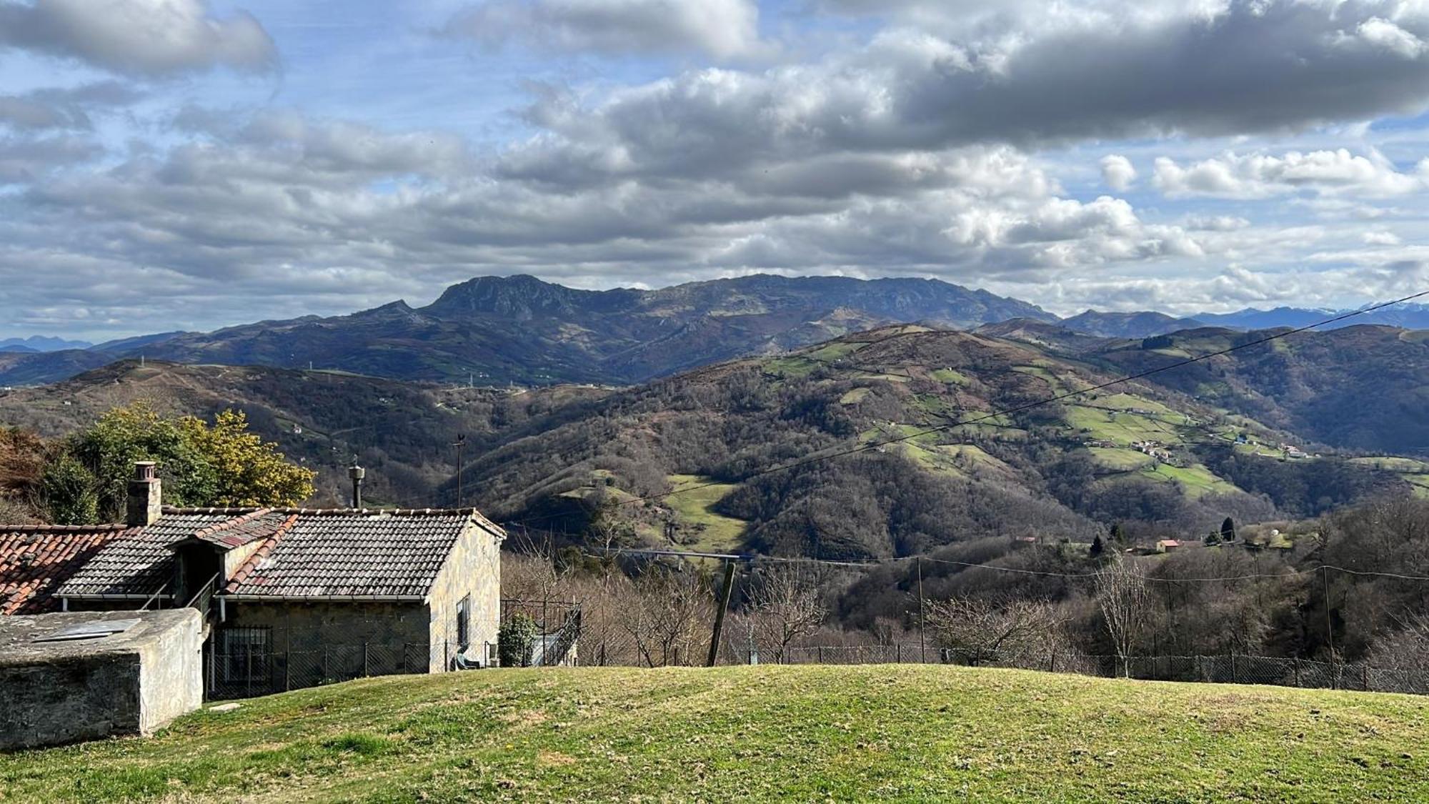 Vila Almastur Rural Siero Exteriér fotografie