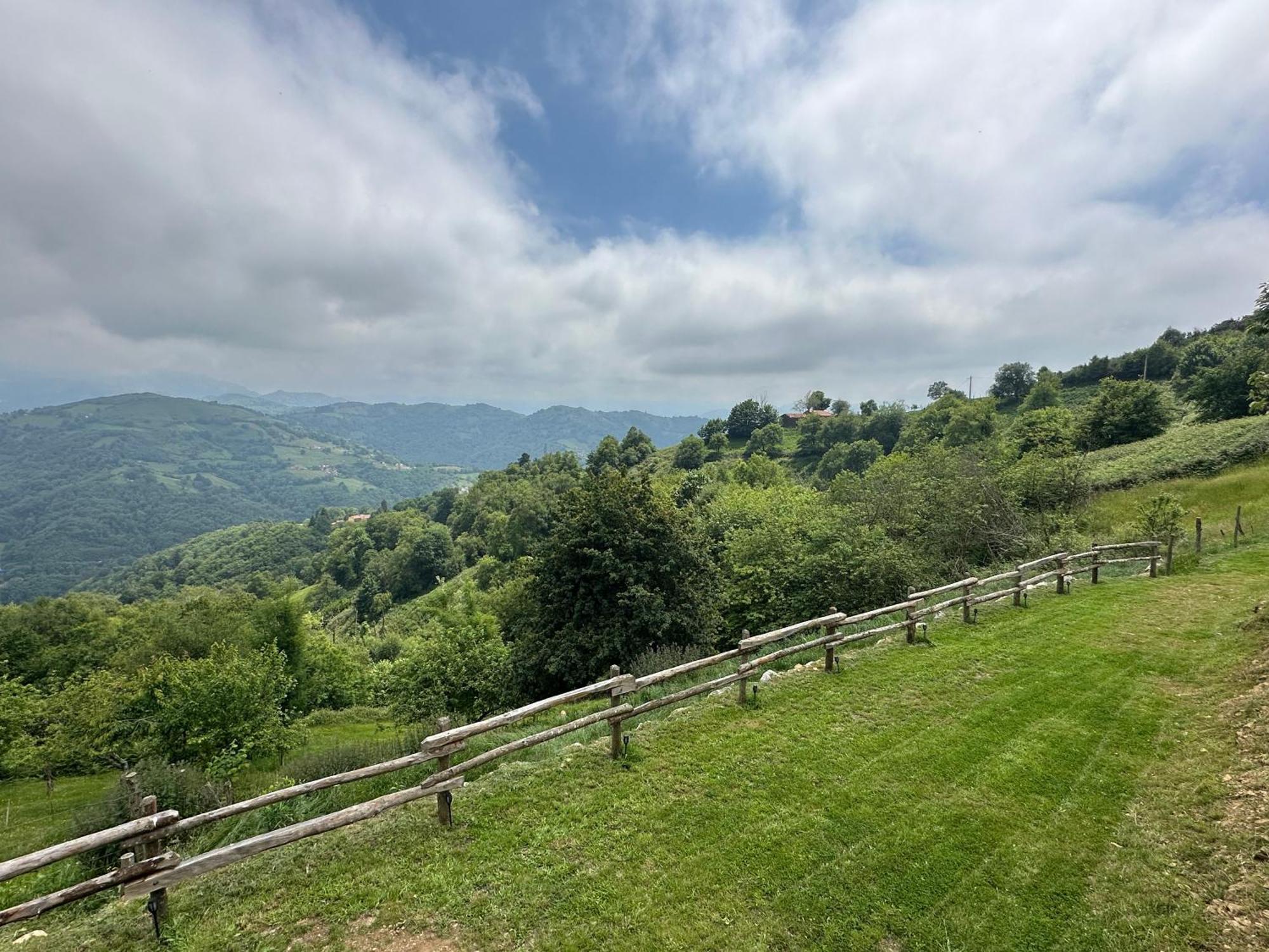 Vila Almastur Rural Siero Exteriér fotografie