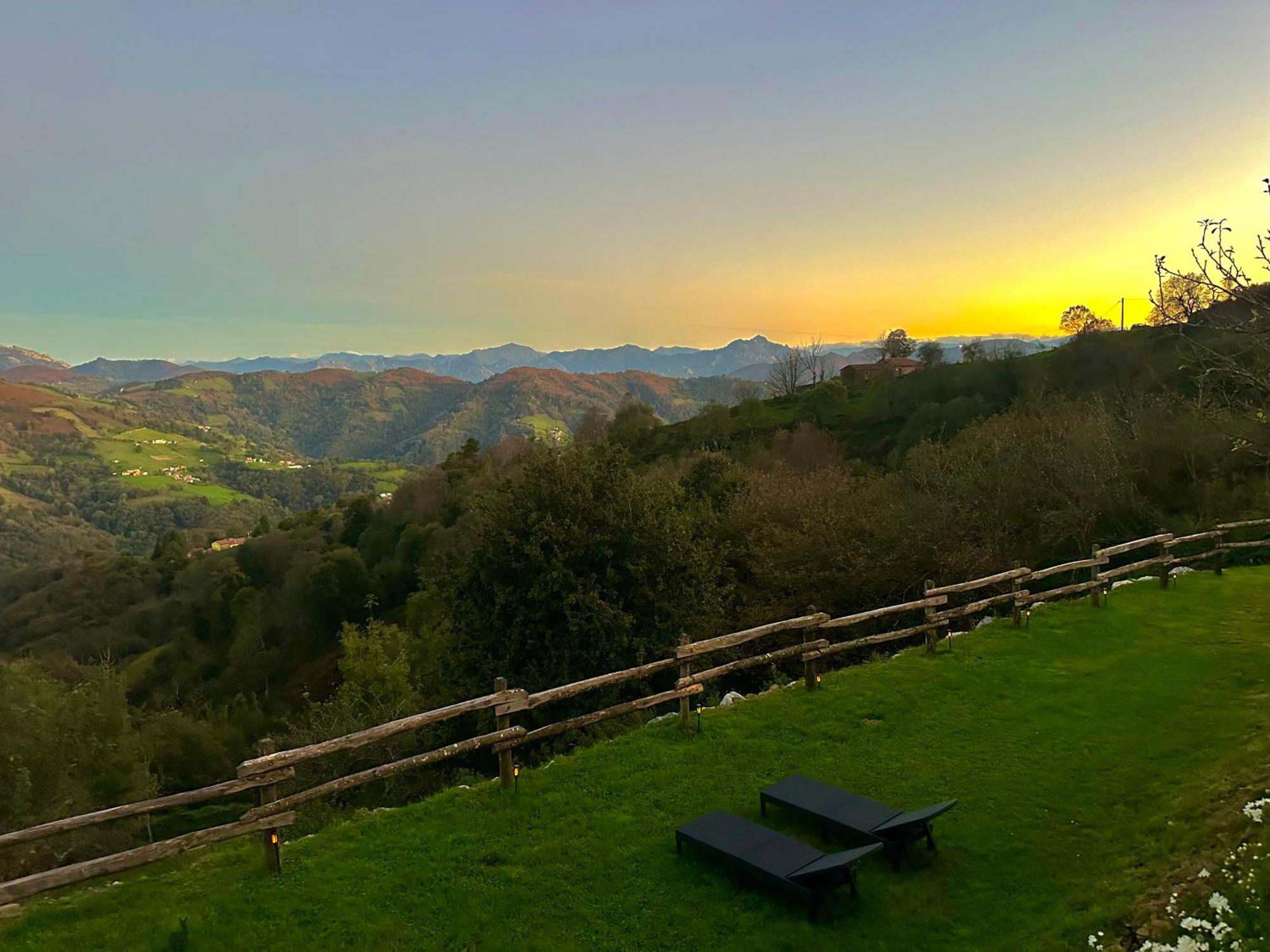 Vila Almastur Rural Siero Exteriér fotografie